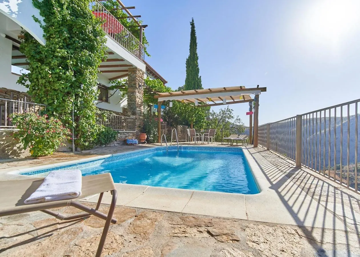 Cozy Chalet In Laroya + Pool